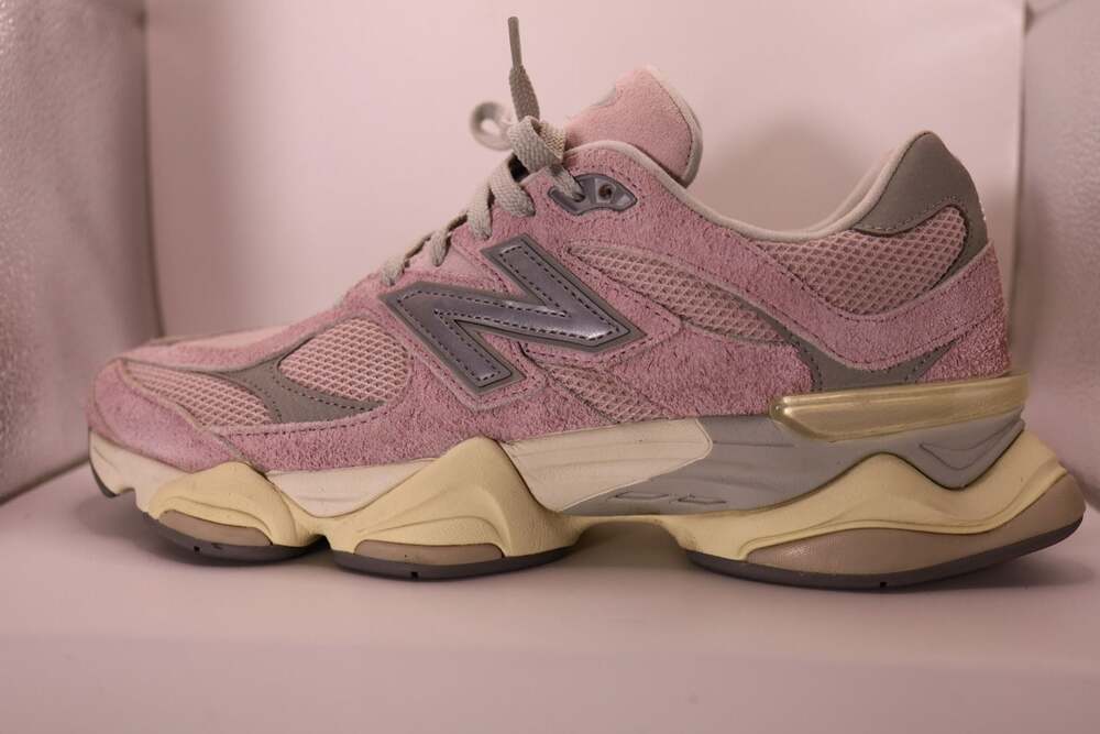 New Balance 9060 December Sky Pink Suede Sneakers U9060HSP